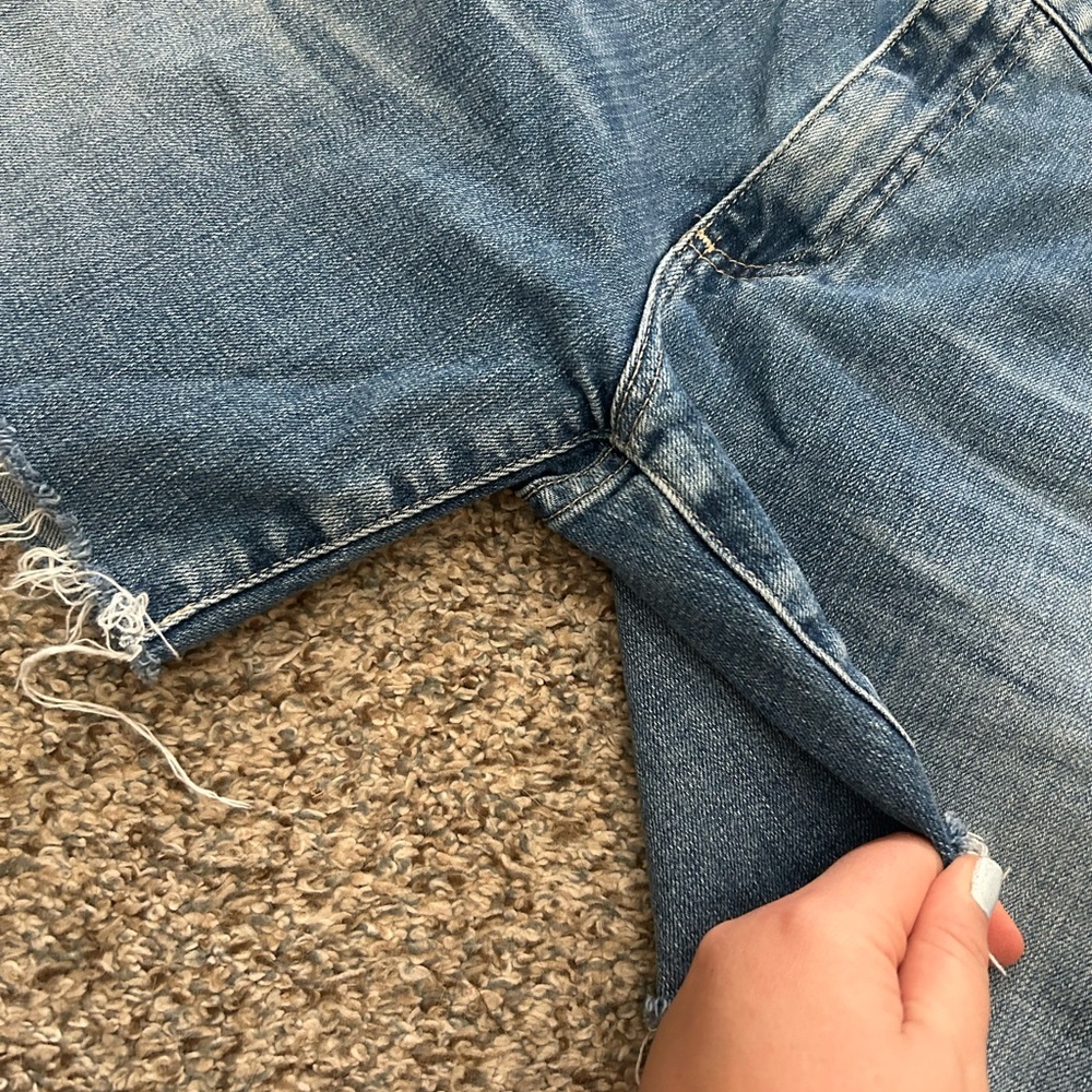 AG Adriano Goldschmied | Medium Wash Distressed Hem Becke Relaxed Slim Short - Picture 3 of 10